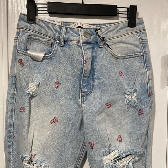 NWT Tinseltown Size 5 Pizza Embroidered Distressed Curvy Hi Rise Skinny Jeans - Picture 4 of 15